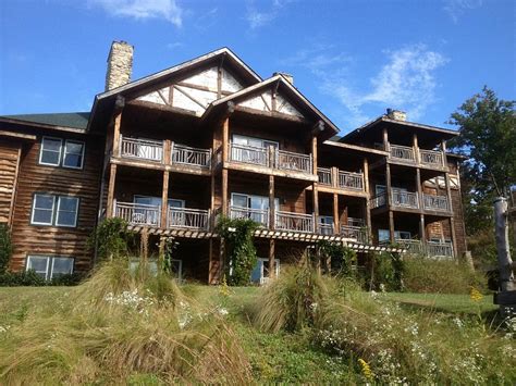 The lodge at buckberry creek - The most reliable place for accurate and unbiased hotel reviews. Oyster.com secret investigators tell all about The Lodge at Buckberry Creek in Gatlinburg. Browse real photos from our stay. | gatlinburg-hotels-the-lodge-at-buckberry-creek